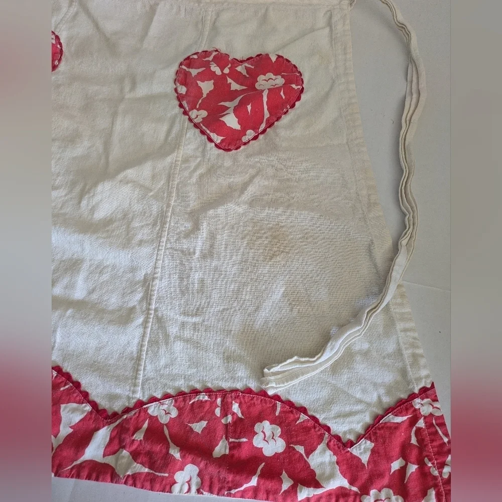 Vintage half apron with pockets